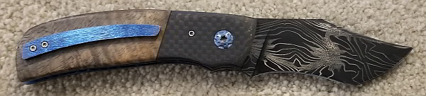 Luke Dellmyer Folder Alien Damascus curly maple scales 